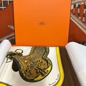 JERMES ❤️🌟 “GRAND APPARAT” SILK SCARF HAND-ROLLED EDGES W/ BOX⭐️